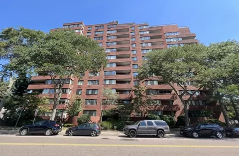 77 Adams St #1110, Quincy, MA 02169