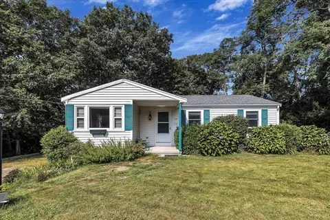 174 Homestead Ln, Falmouth, MA 02536