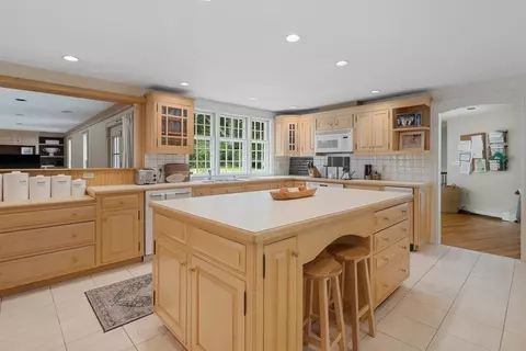 30 Arnold Rd, Hingham, MA 02043 photo 5