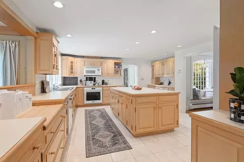 30 Arnold Rd, Hingham, MA 02043 photo 3