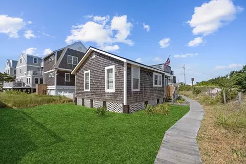 63 Taylor Ave # -a, Plymouth, MA 02360