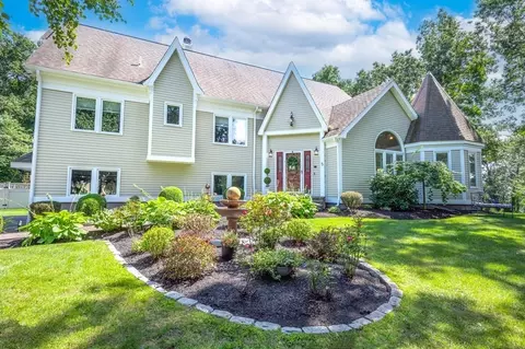 5 Strawberry Ln, Canton, MA 02021