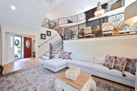 5 Strawberry Ln, Canton, MA 02021 photo 3