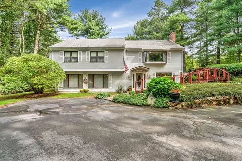 395 Bennett St, Wrentham, MA 02093