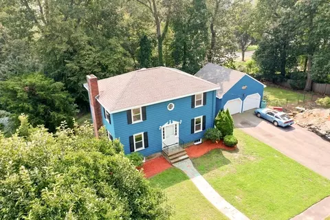 8 Michael Rd, Wakefield, MA 01880