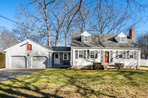 12 Constitution Ave, Abington, MA 02351