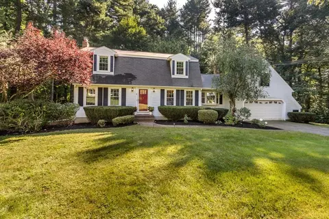9 Ridgefield Rd, Norfolk, MA 02056