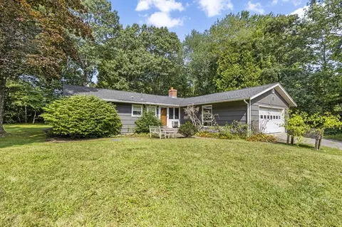 72 East St, Middleton, MA 01949
