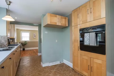 35 Bronson Ter, Springfield, MA 01108 photo 7