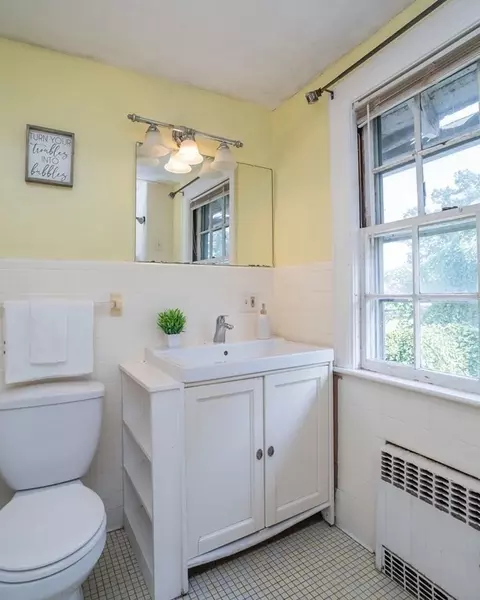 35 Bronson Ter, Springfield, MA 01108 photo 26