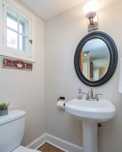 35 Bronson Ter, Springfield, MA 01108 photo 21