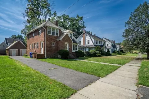35 Bronson Ter, Springfield, MA 01108 photo 35