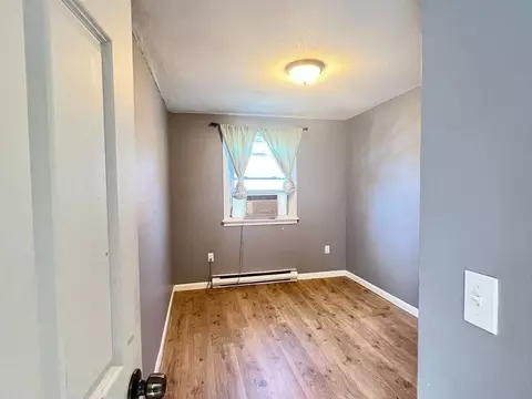 35 Gladstone St, Springfield, MA 01109 photo 9