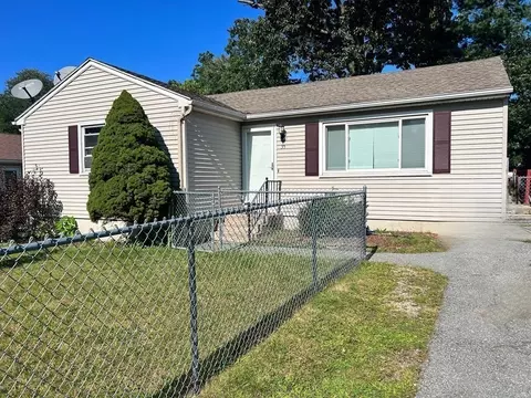 35 Gladstone St, Springfield, MA 01109 photo 17