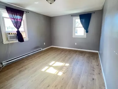 35 Gladstone St, Springfield, MA 01109 photo 6