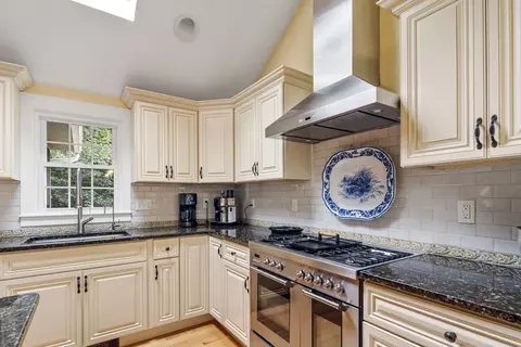 155 Whiting St, Hingham, MA 02043 photo 4