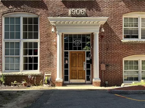 200 Market St #4305, Lowell, MA 01852