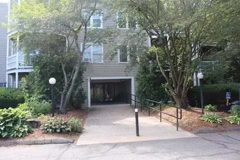 23 Randolph Pl #307, Northampton, MA 01060