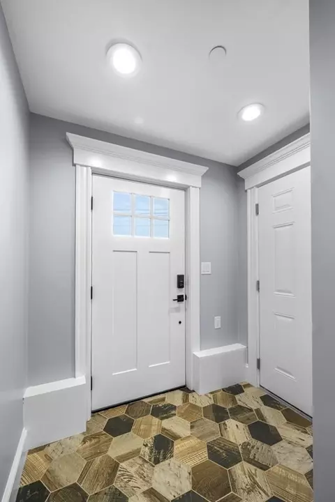 Entry Way - 116 E Main #2, Gloucester, MA 01930 photo 2 of 2