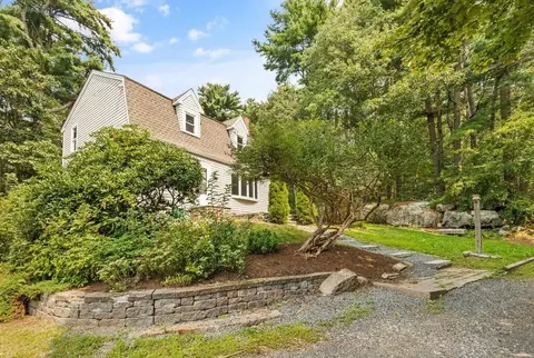 6 Pine Crest Ave #A, Gloucester, MA 01930