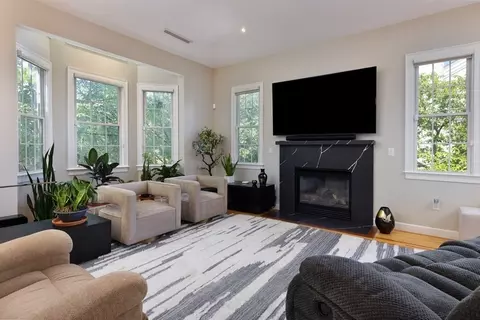 229 Victory Rd #229, Quincy, MA 02171