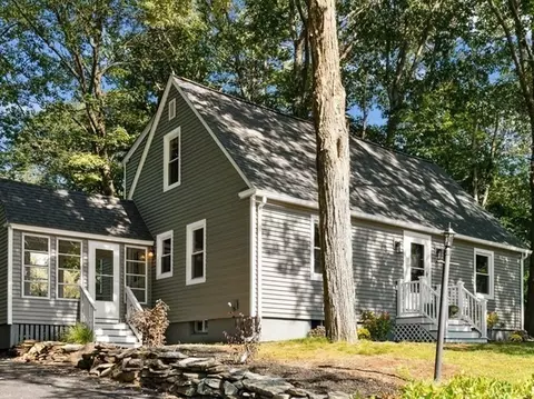 3 Crestwood Rd, Paxton, MA 01612