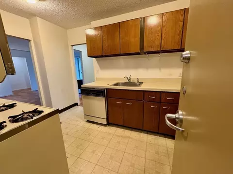 Kitchen - 77 Pond Ave #906, Brookline, MA 02445 photo 2 of 2