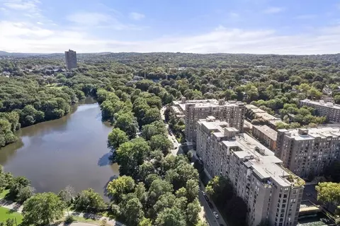 View/Area - 77 Pond Ave #906, Brookline, MA 02445 photo 6 of 7