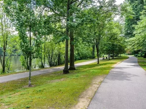 View/Area - 77 Pond Ave #906, Brookline, MA 02445 photo 7 of 7