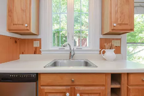79 Spring St, Plainville, MA 02762 photo 8