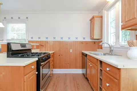 79 Spring St, Plainville, MA 02762 photo 4