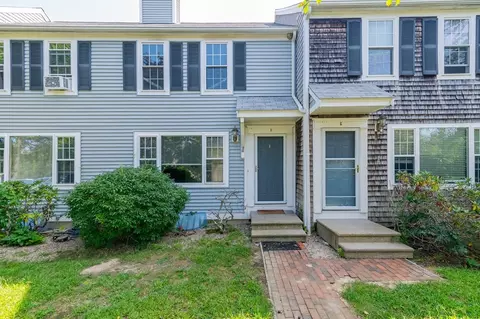 573 Carriage Shop Rd #F, Falmouth, MA 02536
