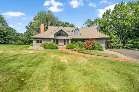 18 Le Ann Dr, Seekonk, MA 02771