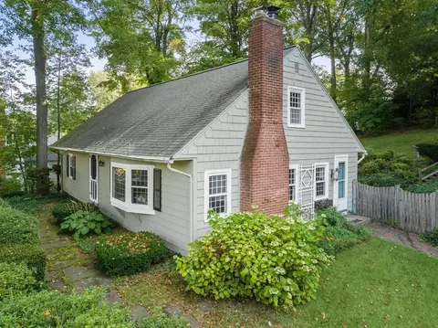 138 Prospect St, East Longmeadow, MA 01028