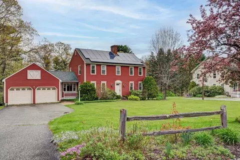 1 Danforth Dr, Northborough, MA 01532