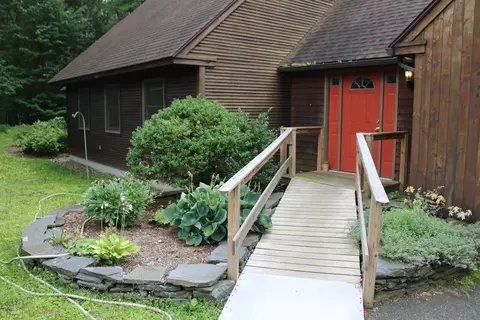 117 Sandgully Rd, Deerfield, MA 01373