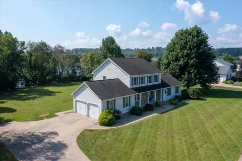 33 Jessie Ln, Westfield, MA 01085