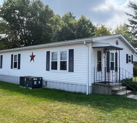 2 Robin Hood Ln, Attleboro, MA 02703