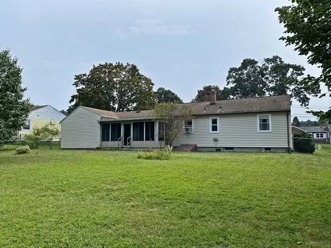 34 Sonia St, Springfield, MA 01129 photo 2