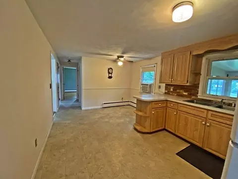 34 Sonia St, Springfield, MA 01129 photo 7