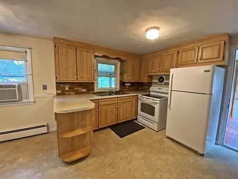 34 Sonia St, Springfield, MA 01129 photo 4