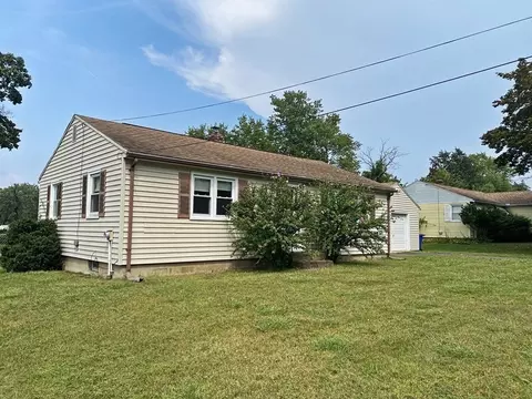 34 Sonia St, Springfield, MA 01129 photo 3
