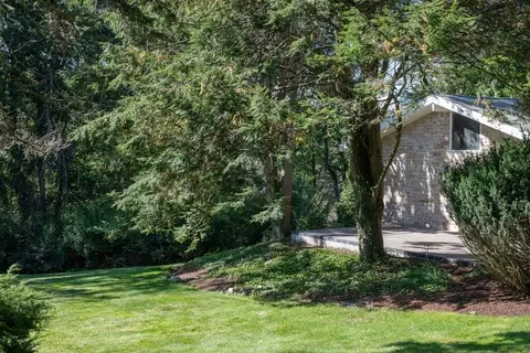 36 Whitney Tavern Rd, Weston, MA 02493