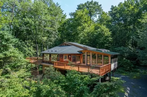 25 Birch Ln, Northampton, MA 01062