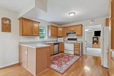 435 Main St, Acushnet, MA 02743 photo 9