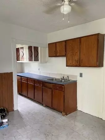 208-210 White St, Springfield, MA 01108 photo 5
