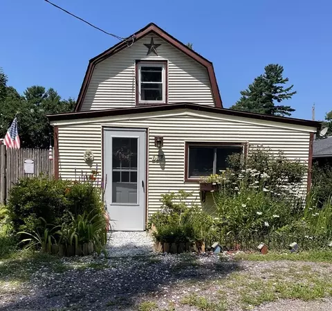 133 Waltham St, Hanson, MA 02341