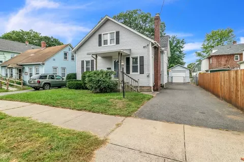 18 Upland St, Springfield, MA 01104