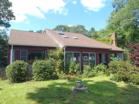496 Wareham St, Middleboro, MA 02346