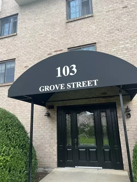 103 Grove St #343, Rockland, MA 02370
